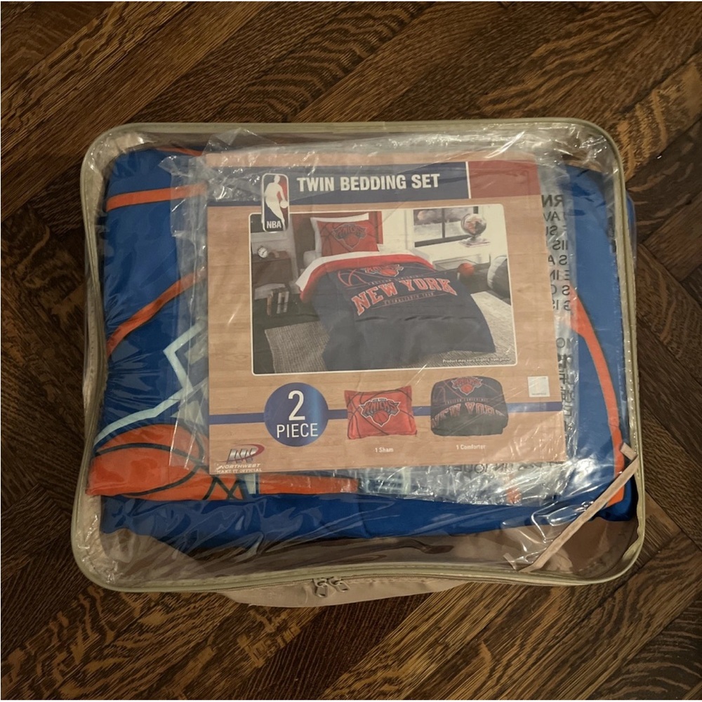 NBA NY Knicks 2 Piece Twin Size Bed Set Comforter + Sham